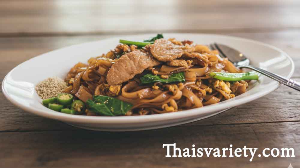 วิธีทำผัดซีอิ๊วเส้นใหญ่หมูสูตรอาหารตามสั่งที่ทำเองได้ใน 10 นาที